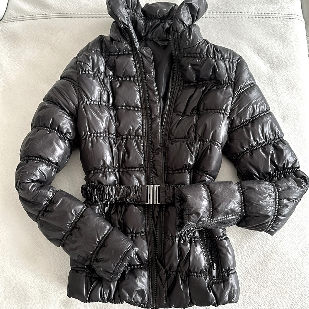 Slim fit belted vegan down puff jacket in black size xs stylish professional